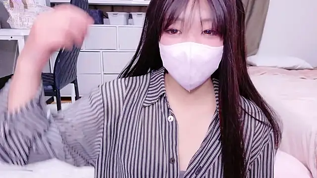 YuKa-zaurusu online show from November 17, 2025, 6:08 am