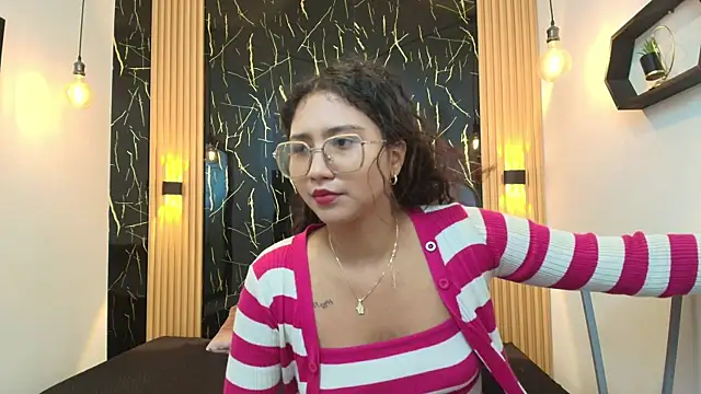 Snapshot of SamanthaFox_8 chatting on May 19, 2026, 10:54 am SamanthaFox 8 online show from May 19, 2026, 10:54 am