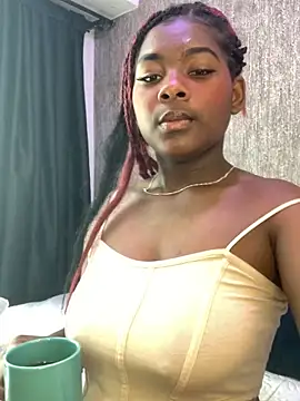 KarinaFlowers  online show from December 2, 2025, 12:32 pm