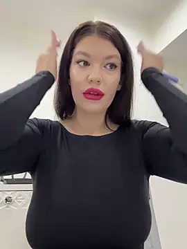 ClaraPasssion online show from December 3, 2025, 7:01 pm