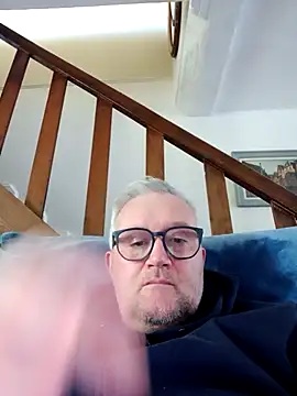 Snapshot of macdut67 chatting on October 13, 2025, 3:23 pm macdut67 online show from October 13, 2025, 3:23 pm