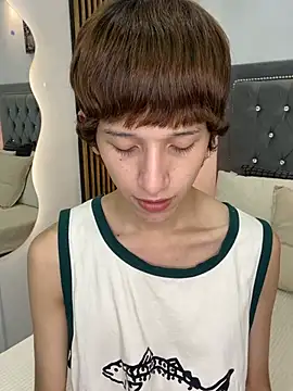 Snapshot of Emo_Boy_ chatting on May 9, 2026, 8:47 pm Emo Boy online show from May 9, 2026, 8:47 pm