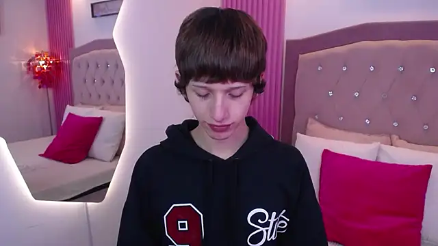 Snapshot of Emo_Boy_ chatting on May 14, 2026, 3:30 pm Emo Boy online show from May 14, 2026, 3:30 pm