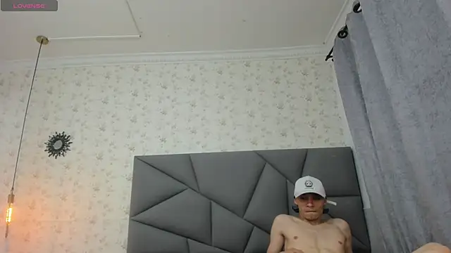 nicollandjhon online show from February 12, 2026, 11:49 am