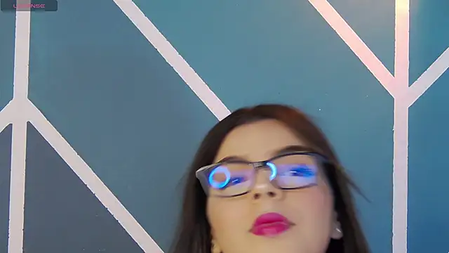 Snapshot of Aranzza_Ross chatting on November 24, 2025, 8:08 pm Aranzza Ross online show from November 24, 2025, 8:08 pm