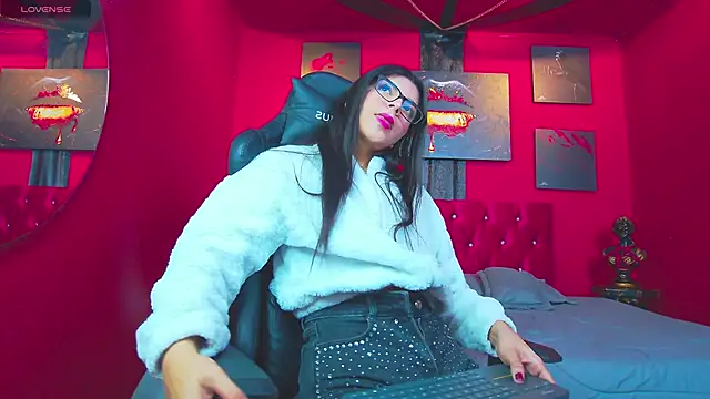 Snapshot of Aranzza_Ross chatting on November 26, 2025, 12:28 pm Aranzza Ross online show from November 26, 2025, 12:28 pm