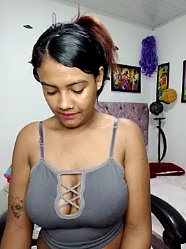 Snapshot of vannesitha25 chatting on December 3, 2025, 2:37 pm vannesitha25 online show from December 3, 2025, 2:37 pm