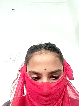 Snapshot of RAYI_Queen_15 chatting on December 1, 2025, 6:40 am RAYI Queen 15 online show from December 1, 2025, 6:40 am