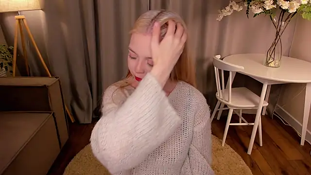 TinaStevenson online show from November 3, 2025, 9:38 pm