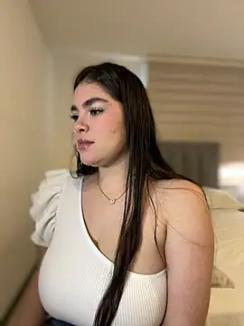 Isabella LaRue online show from May 12, 2026, 7:44 pm