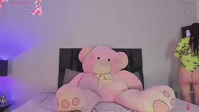 SaradaParker online show from February 19, 2026, 2:35 pm