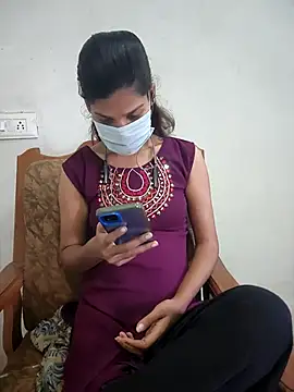 Snapshot of College_cute_girl chatting on October 14, 2025, 4:46 am College cute girl online show from October 14, 2025, 4:46 am