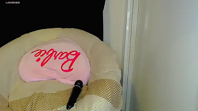 Snapshot of Horny_beautyyy chatting on January 17, 2026, 12:54 pm Horny beautyyy online show from January 17, 2026, 12:54 pm