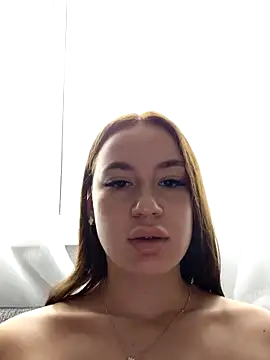 MayaGlow online show from November 10, 2025, 6:01 am