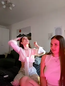 MayaGlow online show from December 19, 2025, 6:20 am