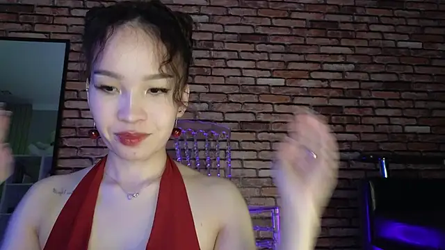 saya li1 online show from November 9, 2025, 10:08 pm