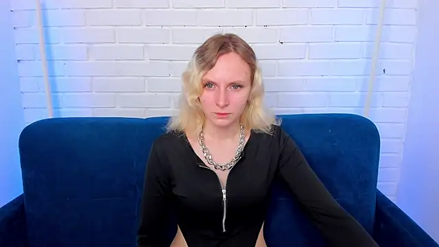 LikiLips online show from November 27, 2025, 12:56 am