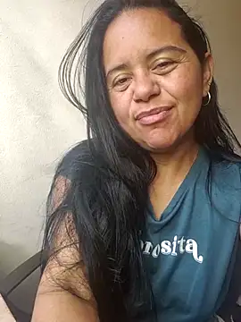 Miss  kendra  online show from November 27, 2025, 1:57 pm