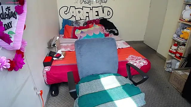 Miss  kendra  online show from February 10, 2026, 2:43 pm