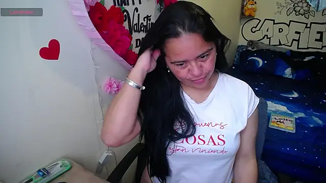 Miss  kendra  online show from April 23, 2026, 12:29 pm