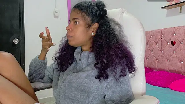 thianahorny online show from March 26, 2026, 12:55 pm