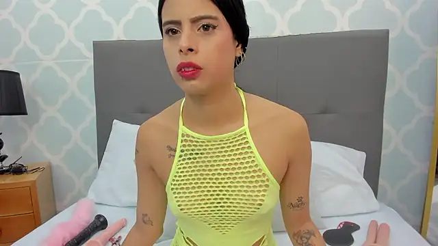 laura maite  online show from January 7, 2026, 12:07 pm