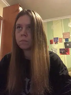 LunaVirelle online show from November 25, 2025, 7:58 pm