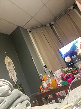 lexuslover687 online show from April 16, 2026, 4:24 am