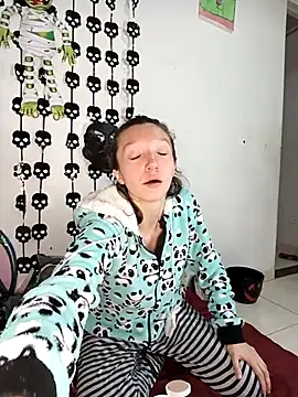 Lucy colee online show from October 28, 2025, 4:31 pm