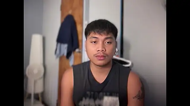 LuisitoJuancho55 online show from November 27, 2025, 4:20 pm