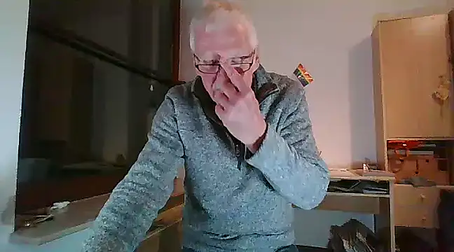 super-snoopy online show from December 25, 2024, 7:45 pm