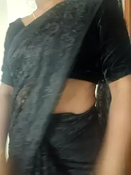 Snapshot of Tamilmallu-duskygirl03 chatting on November 6, 2025, 6:25 am Tamilmallu-duskygirl03 online show from November 6, 2025, 6:25 am