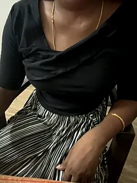 Snapshot of Tamilmallu-duskygirl03 chatting on November 11, 2025, 4:51 pm Tamilmallu-duskygirl03 online show from November 11, 2025, 4:51 pm