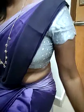 Snapshot of Tamilmallu-duskygirl03 chatting on December 18, 2025, 7:47 am Tamilmallu-duskygirl03 online show from December 18, 2025, 7:47 am