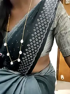 Snapshot of Tamilmallu-duskygirl03 chatting on January 13, 2026, 6:08 am Tamilmallu-duskygirl03 online show from January 13, 2026, 6:08 am