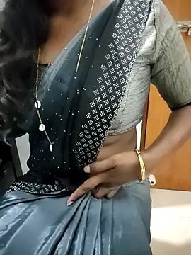 Snapshot of Tamilmallu-duskygirl03 chatting on January 13, 2026, 6:13 pm Tamilmallu-duskygirl03 online show from January 13, 2026, 6:13 pm