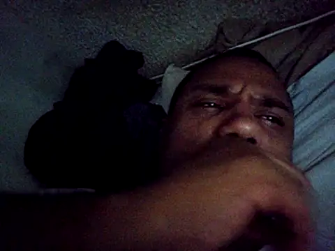 Snapshot of Mcbellorj chatting on October 31, 2025, 10:44 pm Mcbellorj online show from October 31, 2025, 10:44 pm