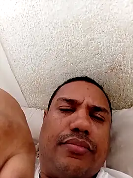 Snapshot of Mcbellorj chatting on November 6, 2025, 4:08 pm Mcbellorj online show from November 6, 2025, 4:08 pm