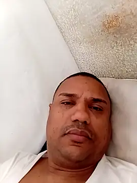 Snapshot of Mcbellorj chatting on November 13, 2025, 8:24 am Mcbellorj online show from November 13, 2025, 8:24 am