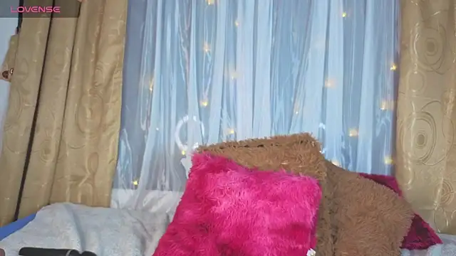 Victoria Jonhss online show from November 16, 2025, 3:56 am