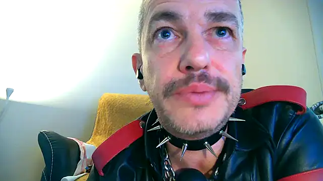 Nyctalopie8579 online show from November 9, 2025, 11:19 am