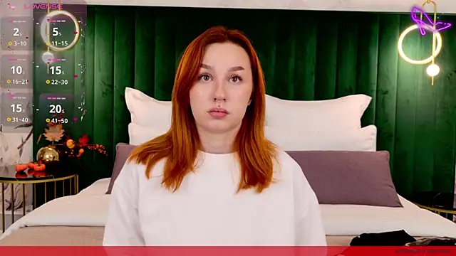 ClaireMathis online show from November 9, 2025, 2:48 pm