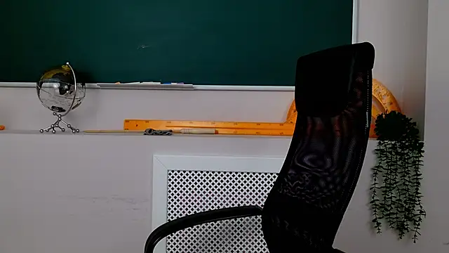 ClaireMathis online show from January 13, 2026, 2:55 pm