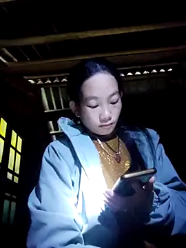 gio-thu online show from November 13, 2025, 4:00 am