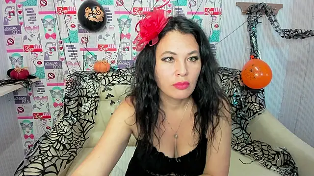 Victoria Panther online show from October 31, 2025, 7:20 am