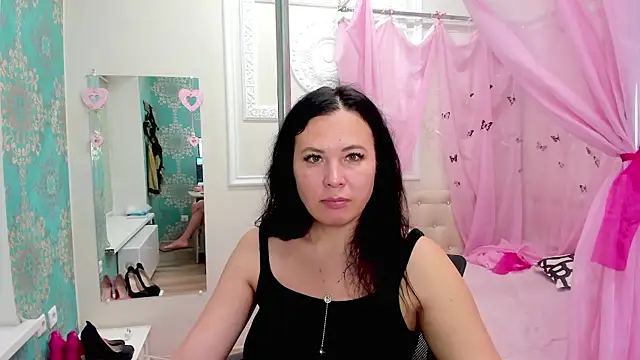 Victoria Panther online show from November 9, 2025, 5:06 am