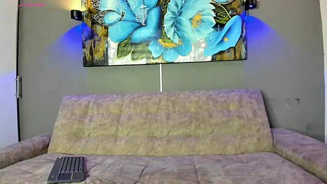 Amber Mateus online show from October 9, 2025, 6:44 am