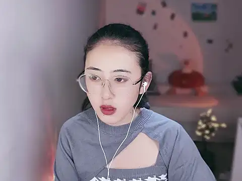 Queena  online show from December 19, 2025, 3:30 pm