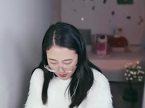 Queena  online show from January 12, 2026, 3:34 am