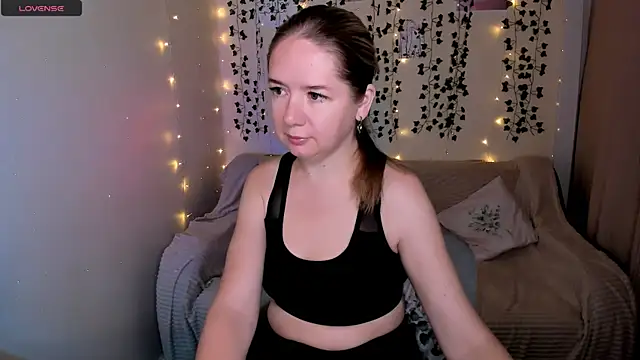 Evaa Braunn online show from October 20, 2025, 2:12 am